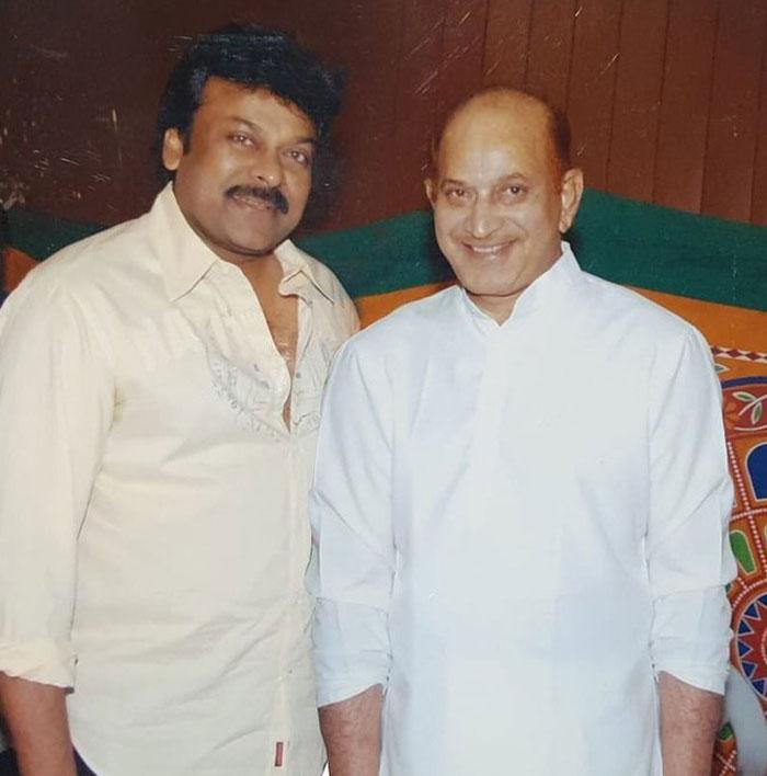 Chiranjeevi &amp; Other Celebs Great Praises on Krishna