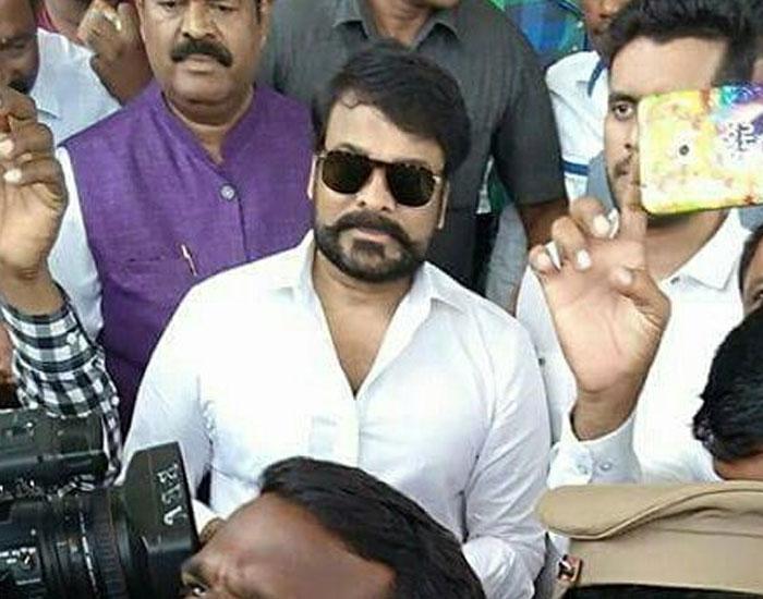 Chiranjeevi Intlo Donga Dorikadu