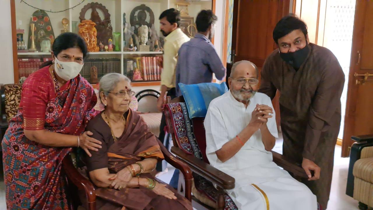 Chiru Takes Legendary Director's Blessings
