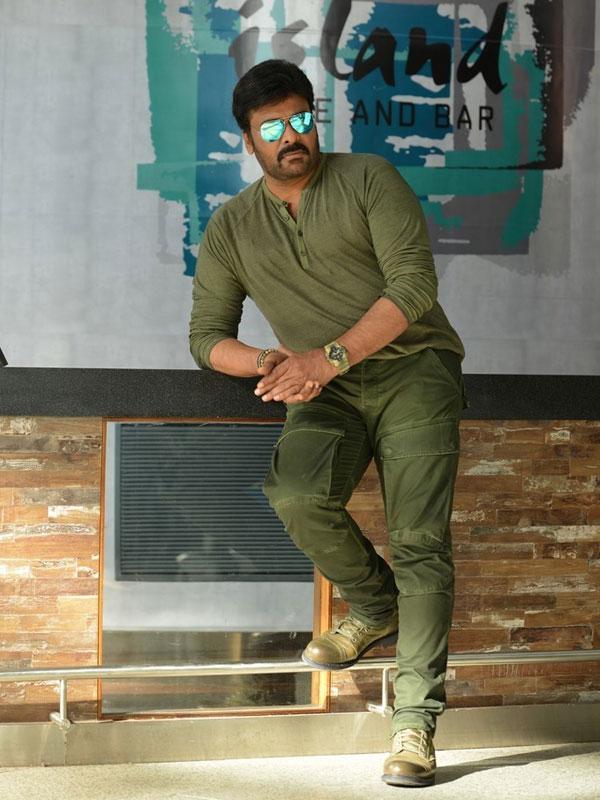 Khaidi New Pic: Chiru Redefines Style