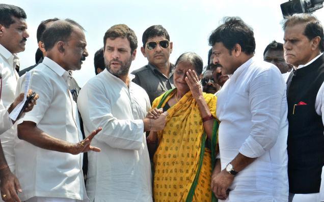 Chiru &amp; Rahul's Padyatra Creating Ripples