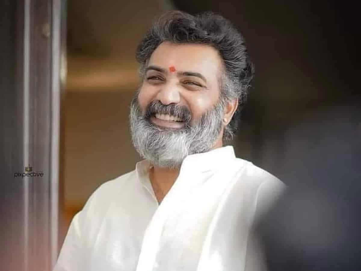 CMs, Chiranjeevi, Pawan, Mahesh Condolences