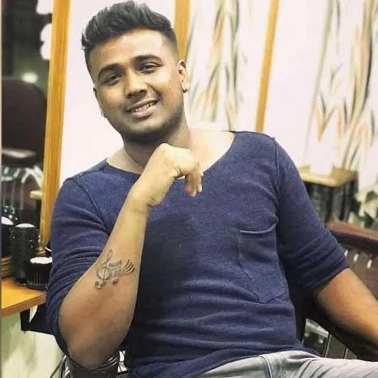 Police raids Pub: Arrests top singer