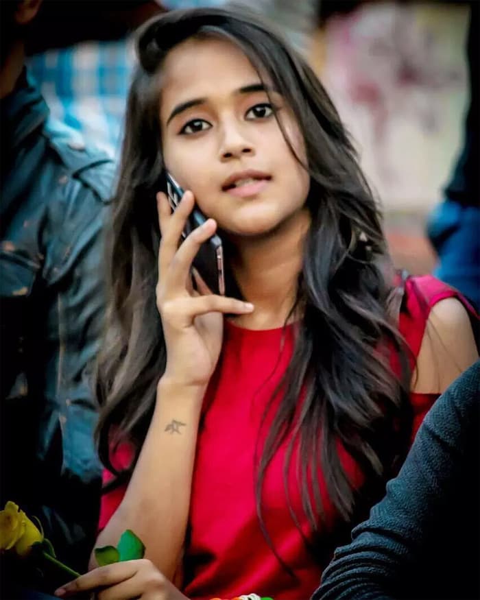 TRS Supports Bigg Boss Contestant