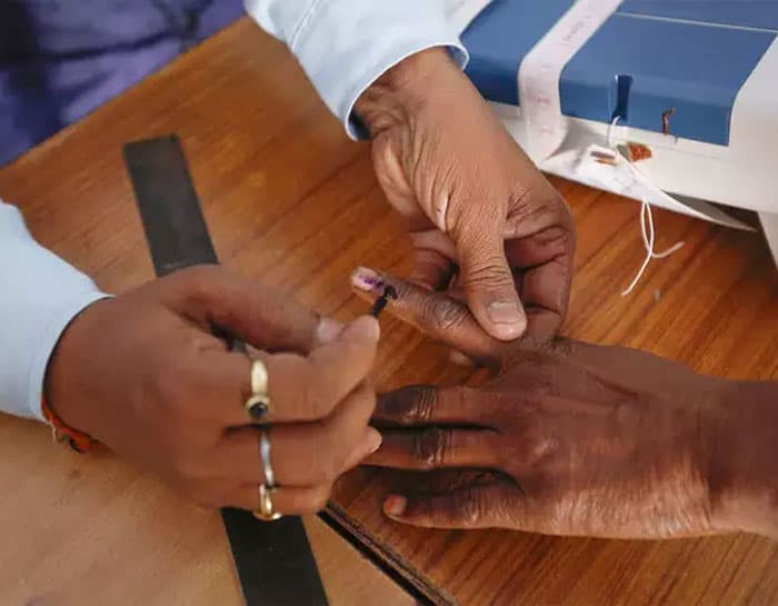 Exit Poll Results: TRS Has an Edge