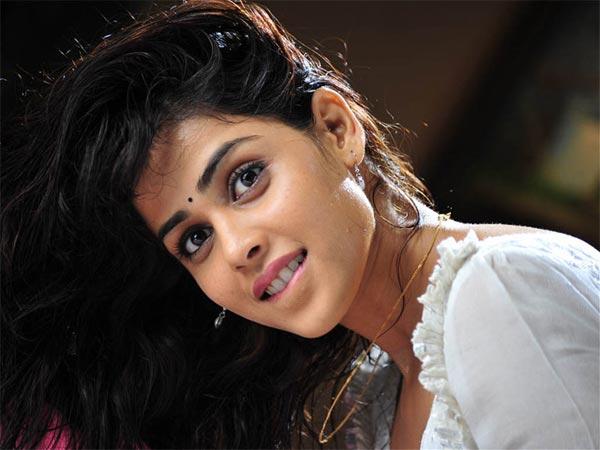 Genelia Re-Entry, Right or Wrong!