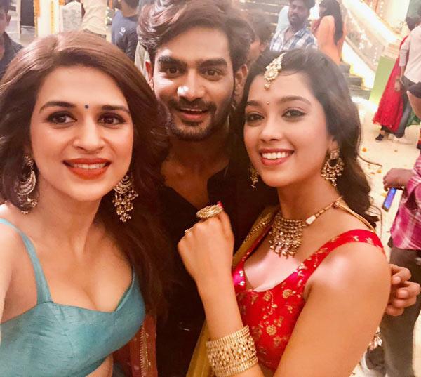 Pic Talk: Next Gen Star With Hot Babes