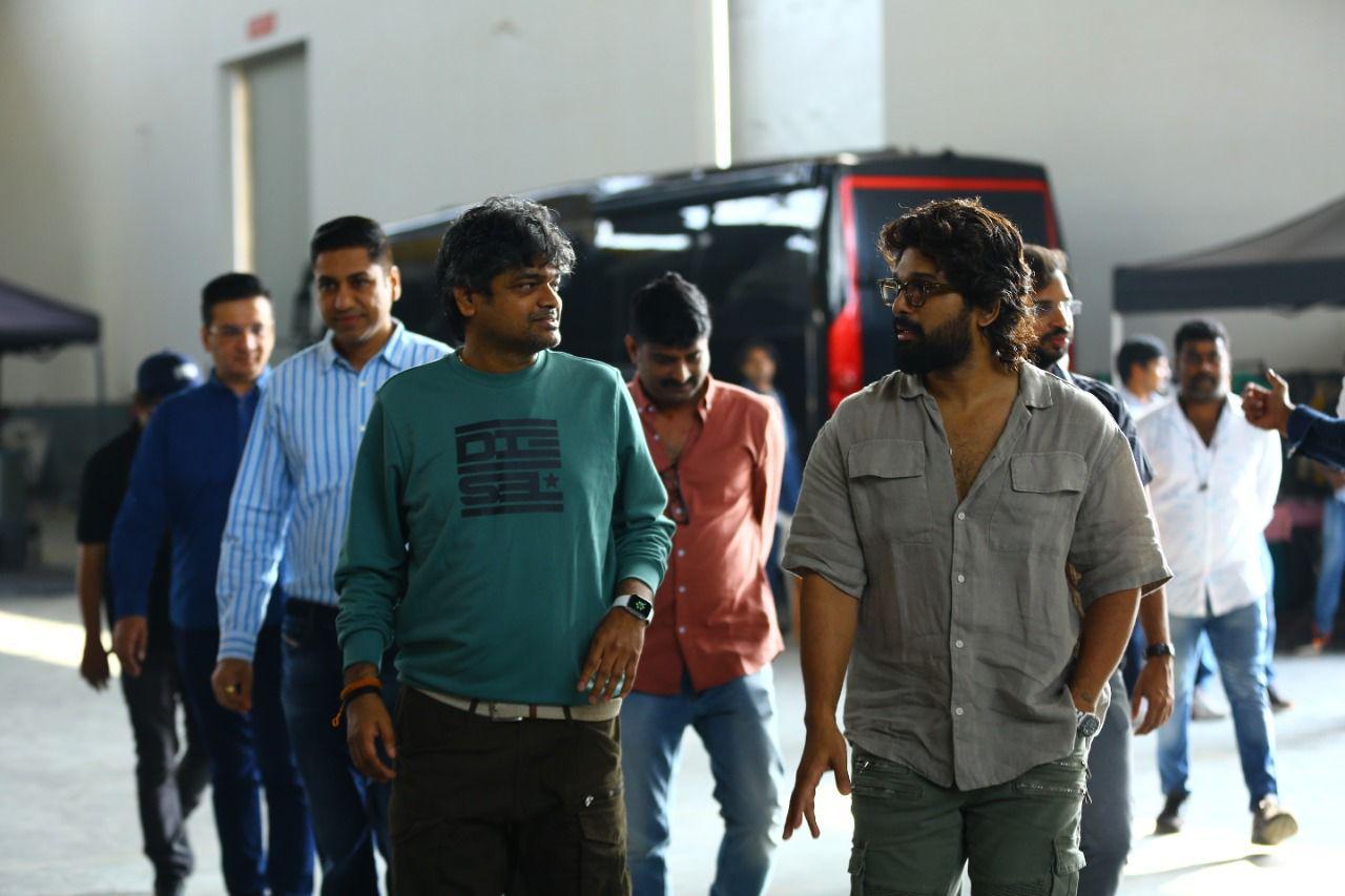 Allu Arjun rocking simple look in an ad shot by Harish Shankar