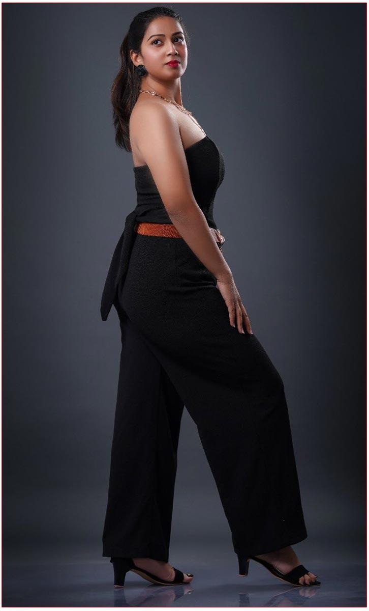 Inaya Sultana turns sensuous in black