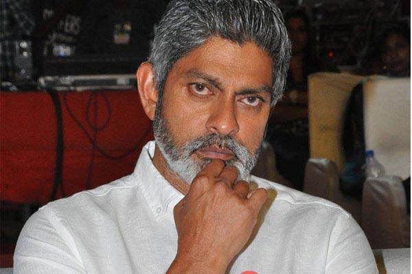 This is what Jagapathi Babu asked his daughter