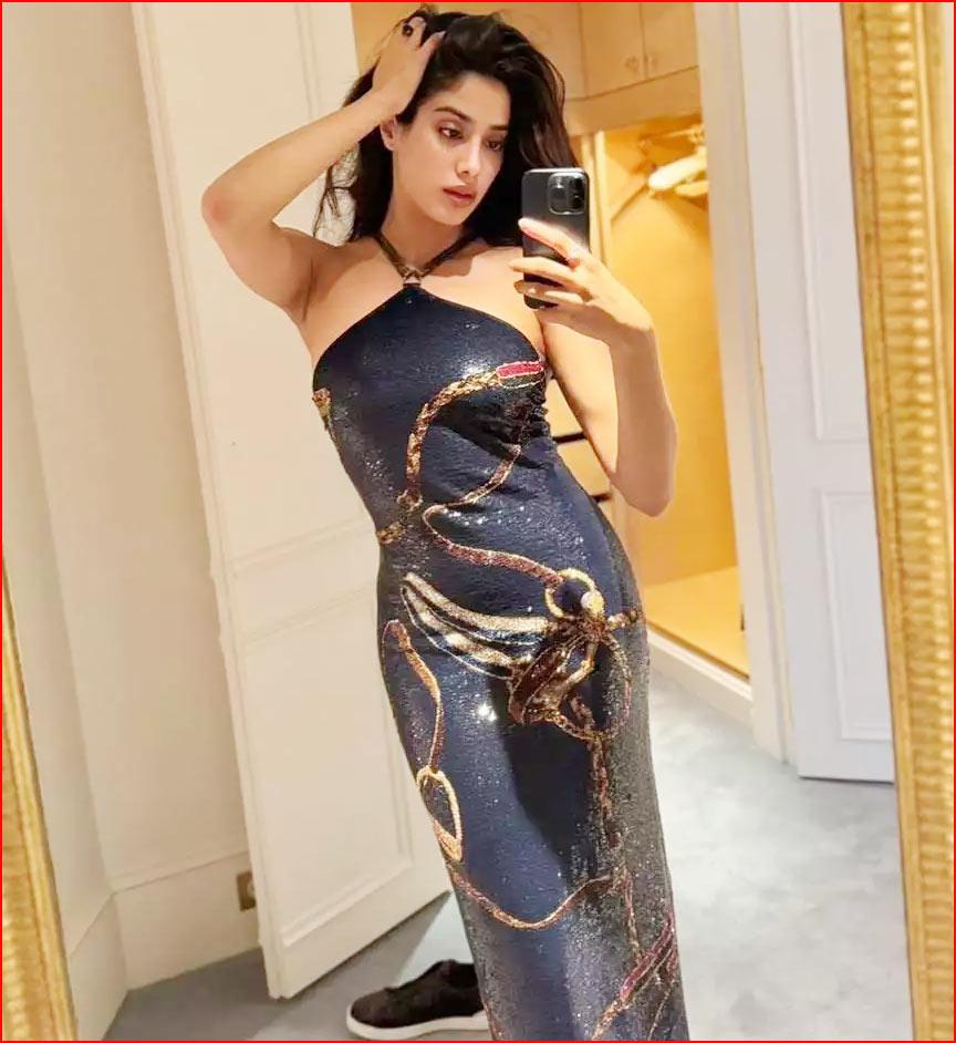 Janhvi Kapoor turns sensuous in black