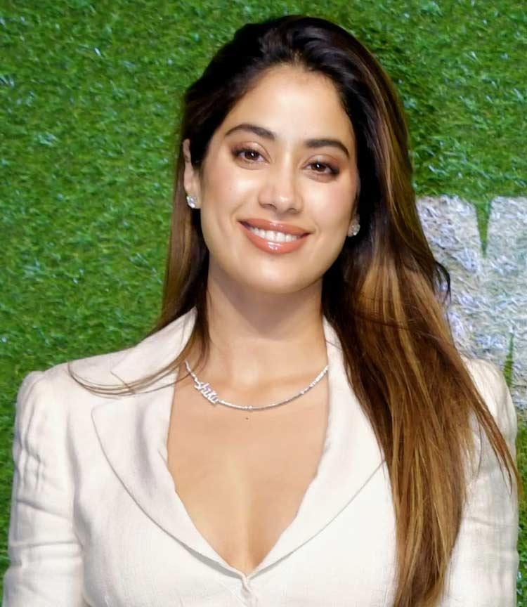 Janhvi Kapoor by mistake confirms her relationship