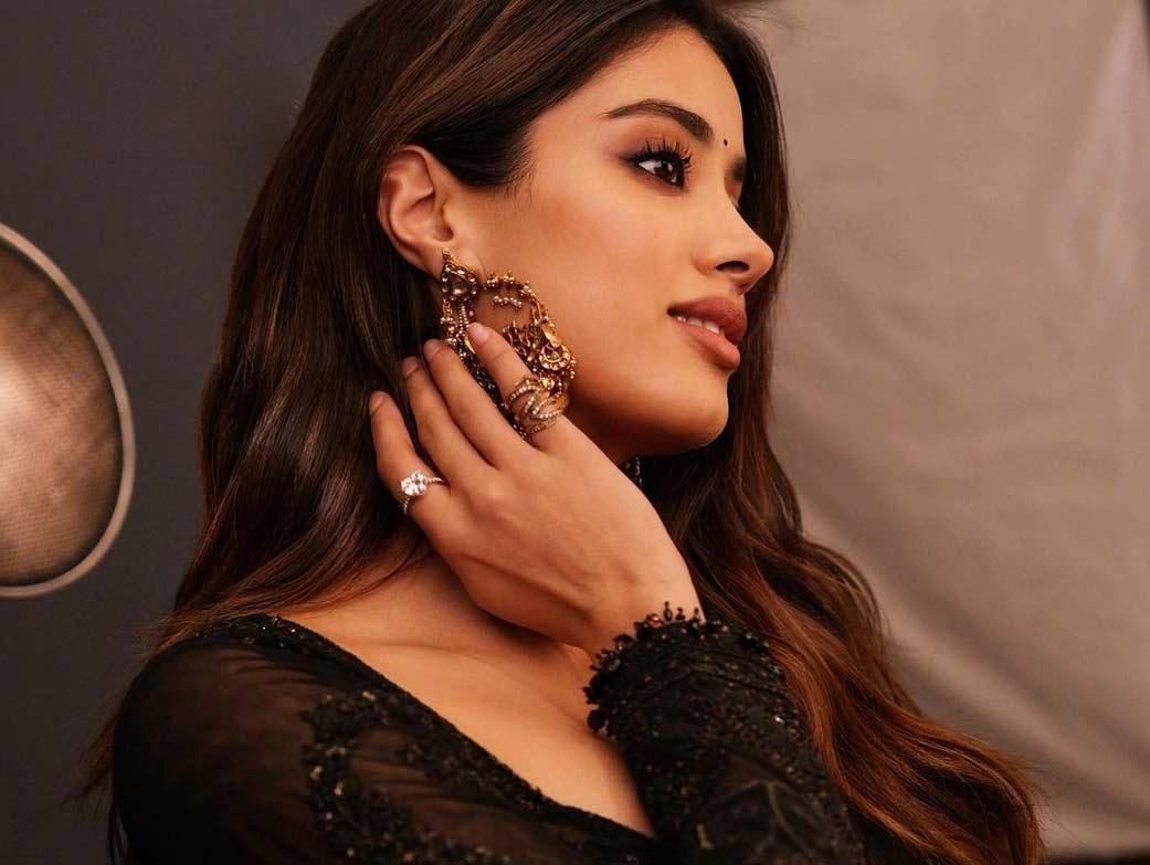 Janhvi Kapoor and her captivating looks