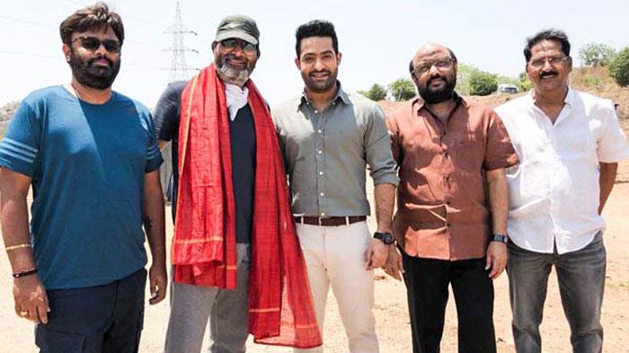 NTR Fighting In Rayalaseema Village