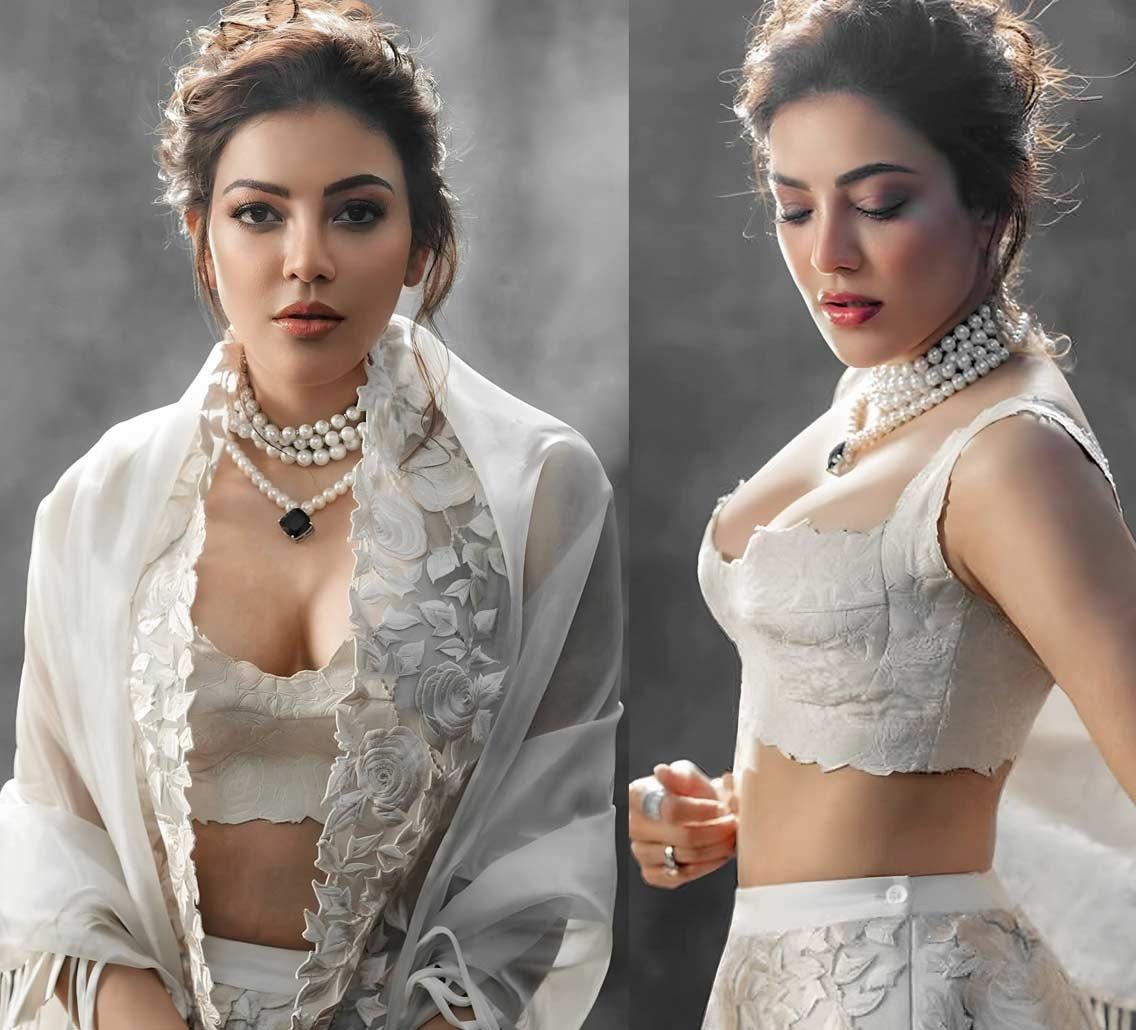 Kajal Aggarwal flaunts her curves