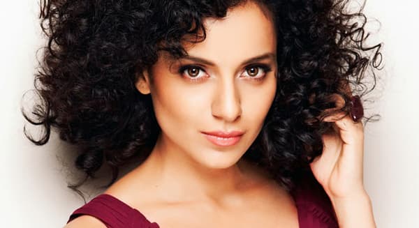 Bollywood Actress Recites Pawan's Dialogue