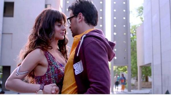 Kangna, 24 Hours Lip to Lip De Kissiya!