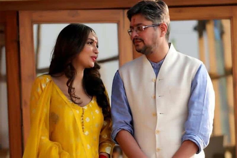 Director's Former Wife Gets Engaged To Heroine's Ex BF