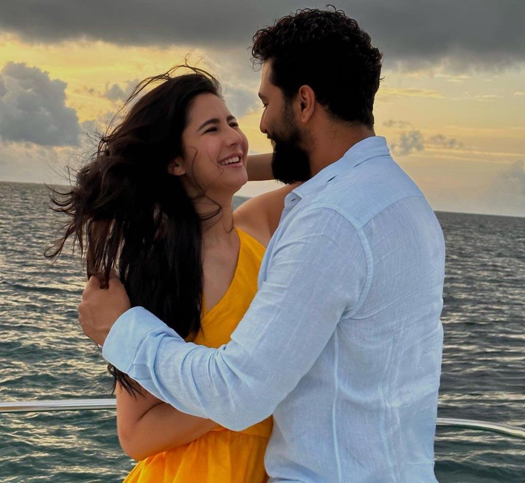 Katrina Kaif, Vicky Kaushal indulges in balcony romance