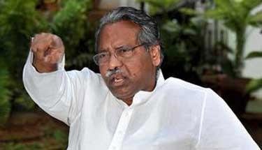 Kavuri hits out at Sonia Gandhi for dividing AP