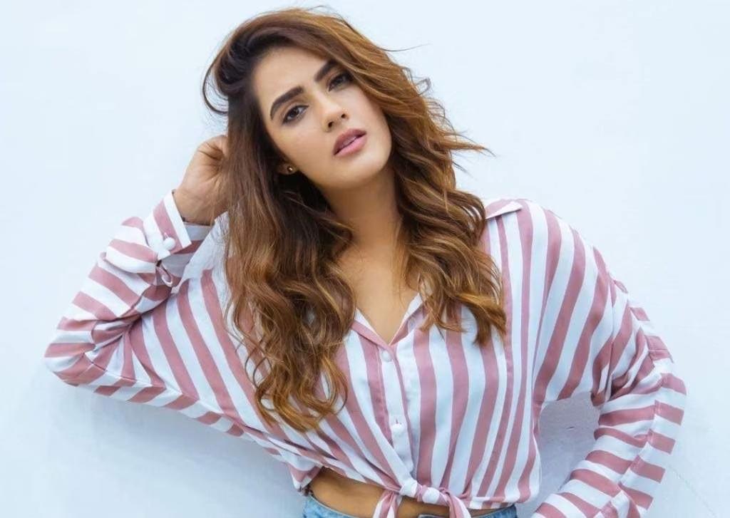 Kavya Thapar on boat accident in Bichagadu 2