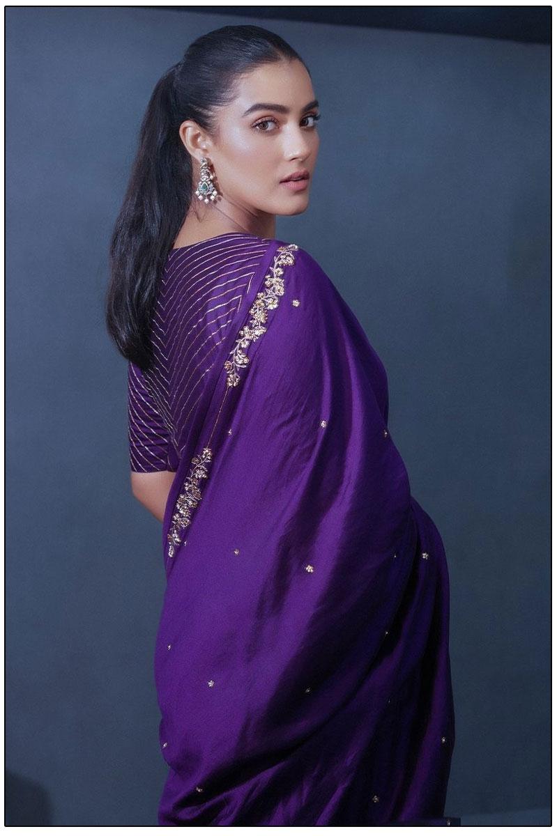 Kavya Thapar Teases In Saree
