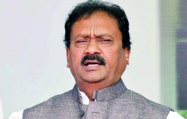 KCR hinting at mid-term polls in 2017: Shabbir Ali
