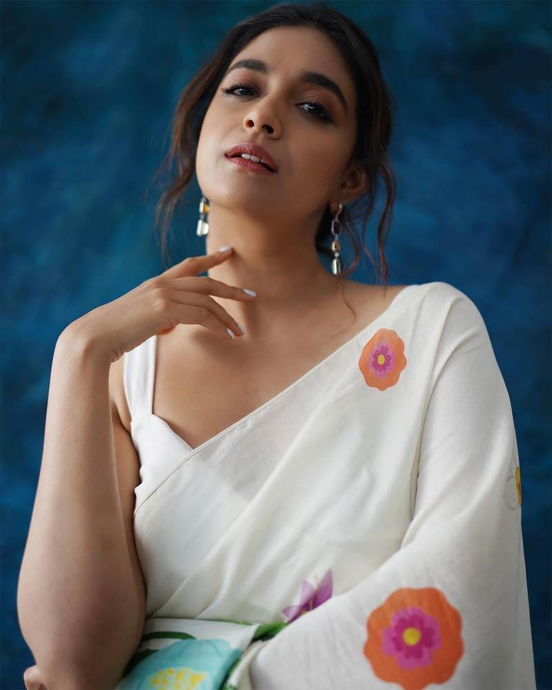 Keerthy Suresh Captivating Pics In A Transparent Saree