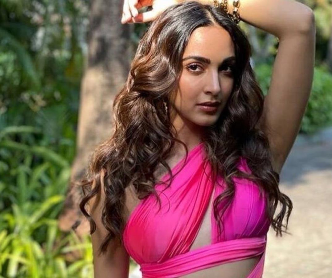 Kiara Advani fashion statements in pink