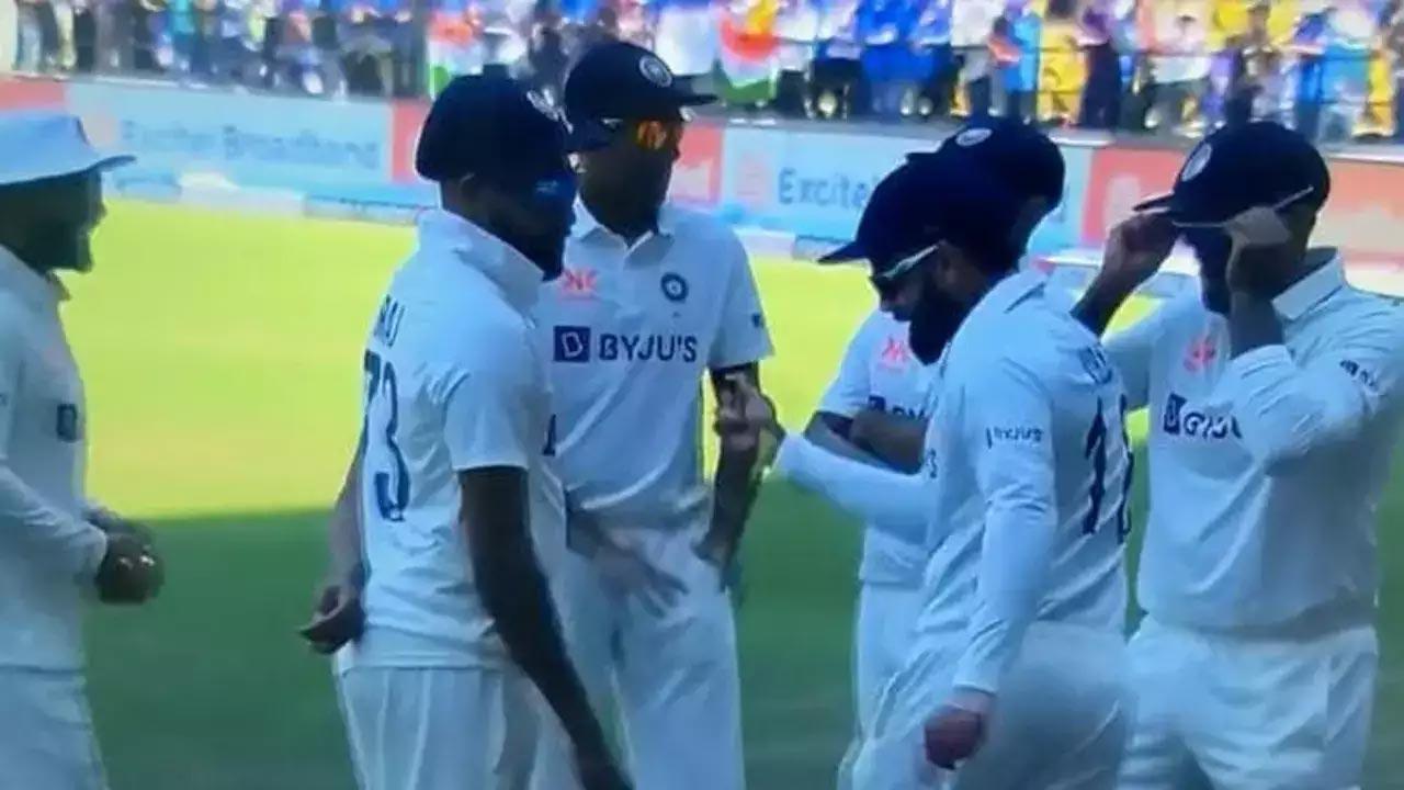 Kohli, Jadeja replicate Jhoome Pathaan