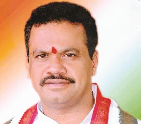 Komatireddy demands speedy trial of Nayeem case