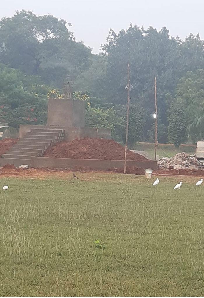 AP Universities to Be Polluted with Politicians Statues?