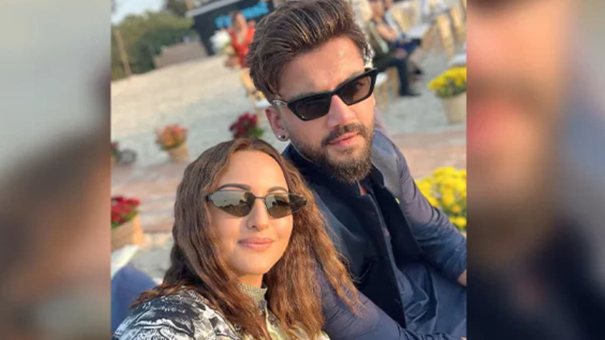 Lover proposes to Sonakshi Sinha on her B-Day