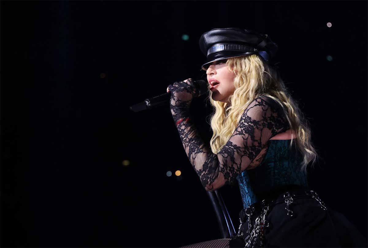 Madonna falls during her concert