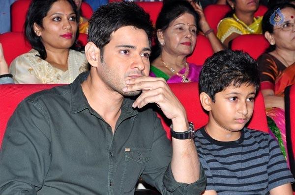 Mahesh Babu Hair Style Distracting!