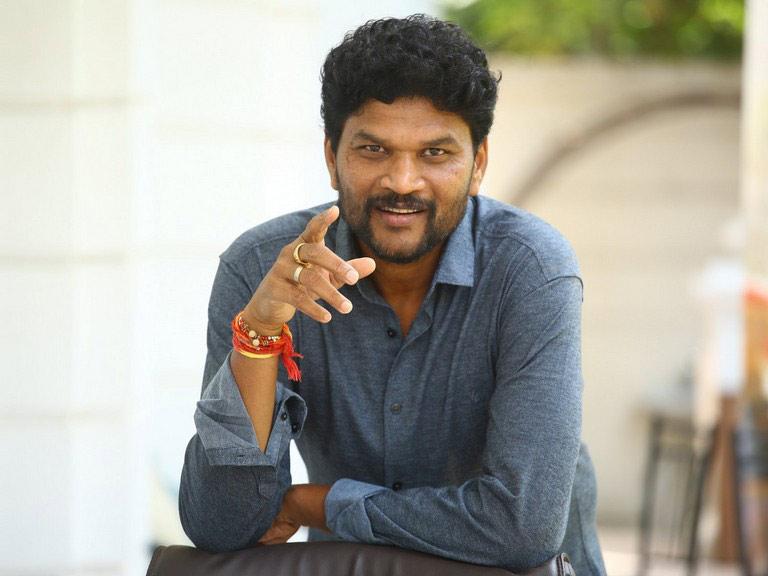 SVP Is An Out And Out Commercial Entertainer: Director Parasuram