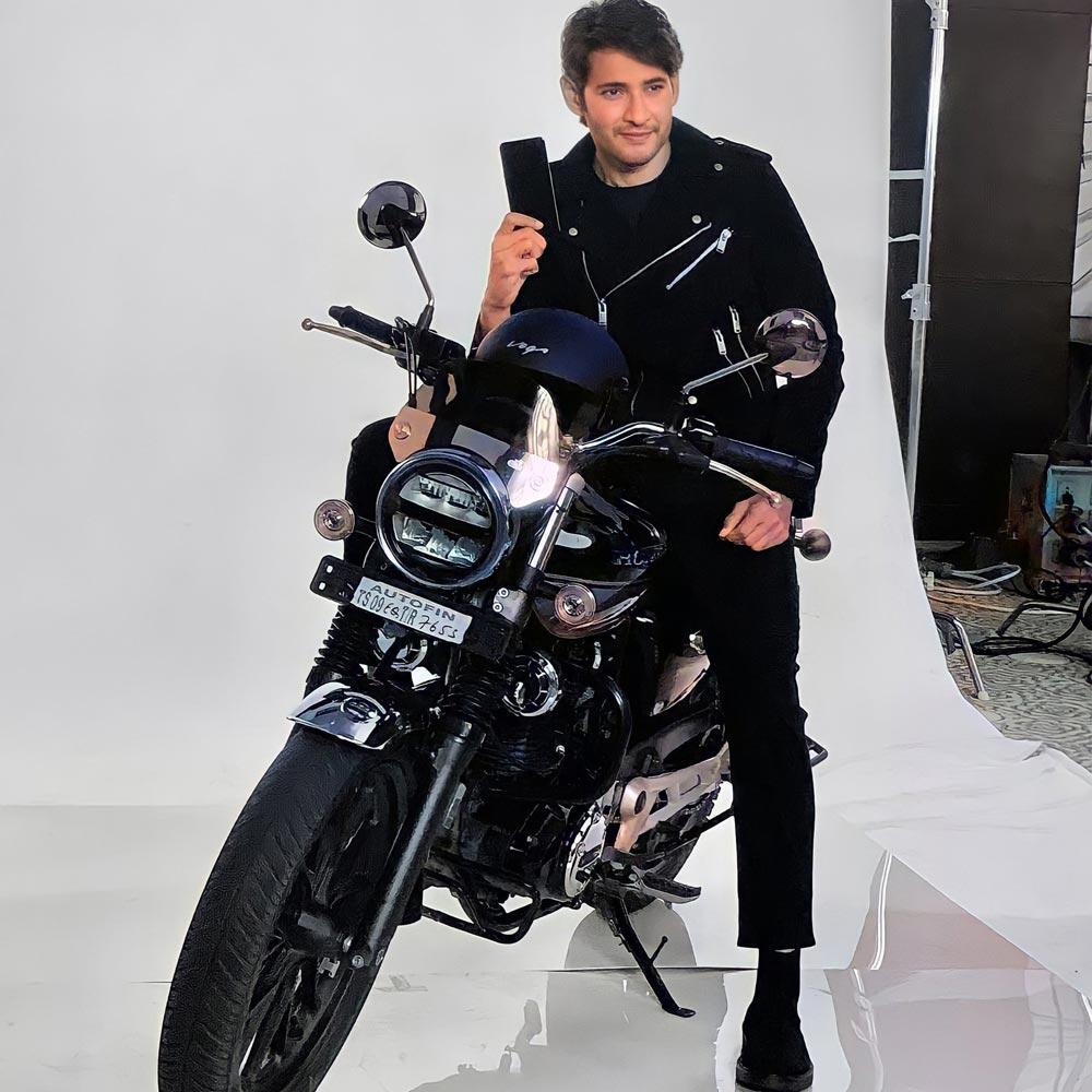 Mahesh to romance Hollywood beauty