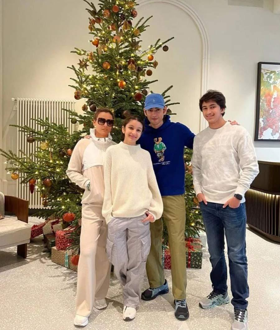 Mahesh Babu snap with the family goes viral