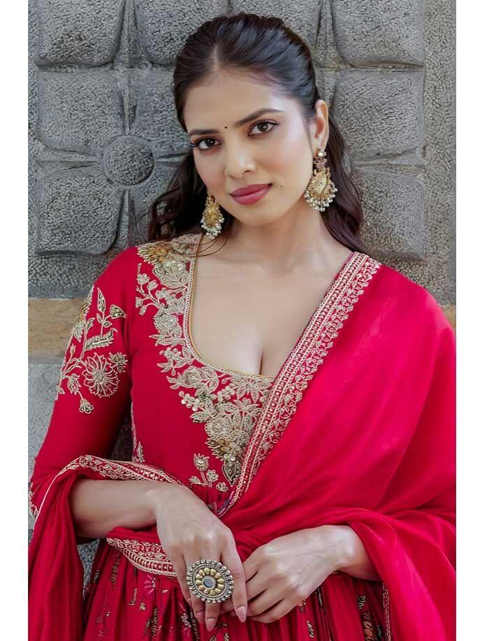 Malavika Mohanan blasts distasteful comments