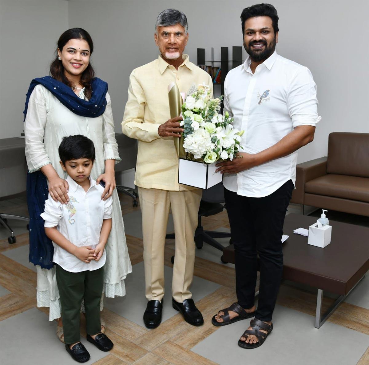 Manchu Manoj gearing up for political entry
