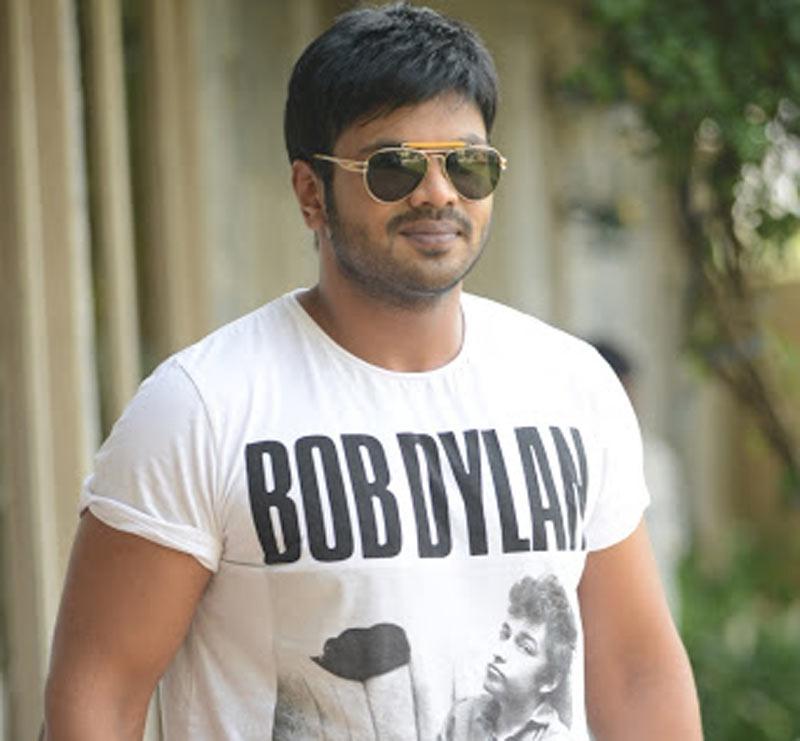 Manchu Manoj lends a helping hand