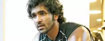Manchu Vishnu attacking which top star?