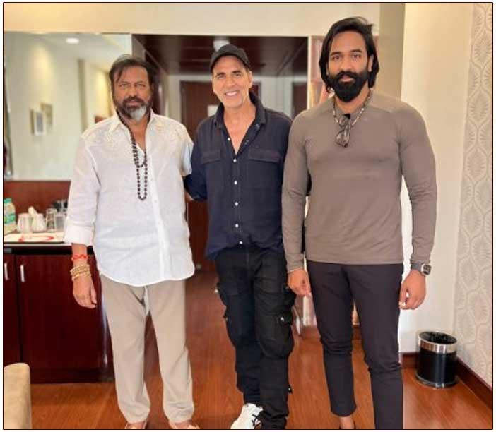 Kannappa welcomes Akshay Kumar on board