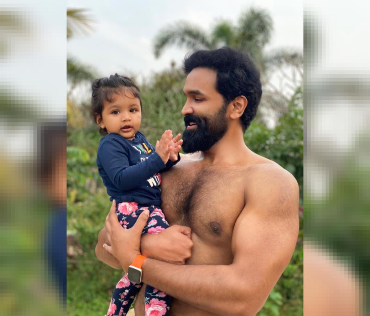 Manchu Vishnu Flaunts Beefed Up Muscles