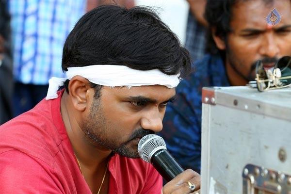 Maruthi Gives Shock to Tollywood