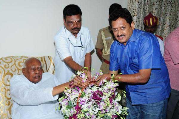 TN Governor to Attend Charan's B-Day Celebrations!