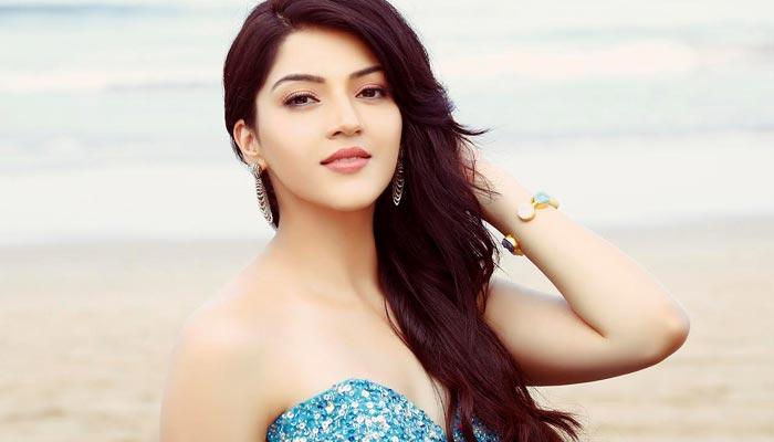 Mehreen As Teacher Amma