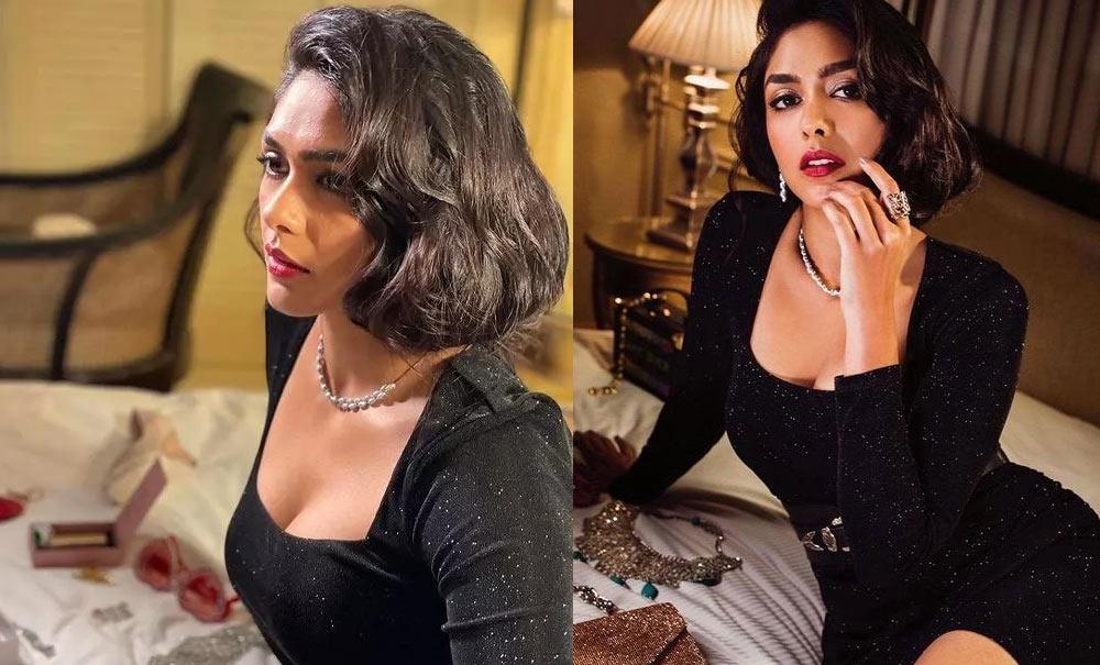 Mrunal Thakur mesmerise in black
