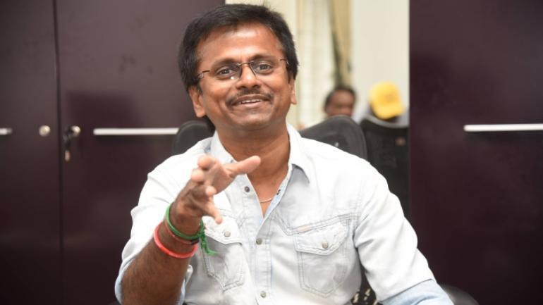 Murugadoss planning Salman,Shah Rukh multi starrer