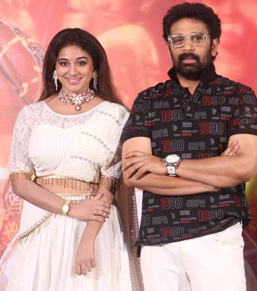 Nivriti Vibes Naa Friendhemo Pelli.. Song Released By JD Chakravarthy